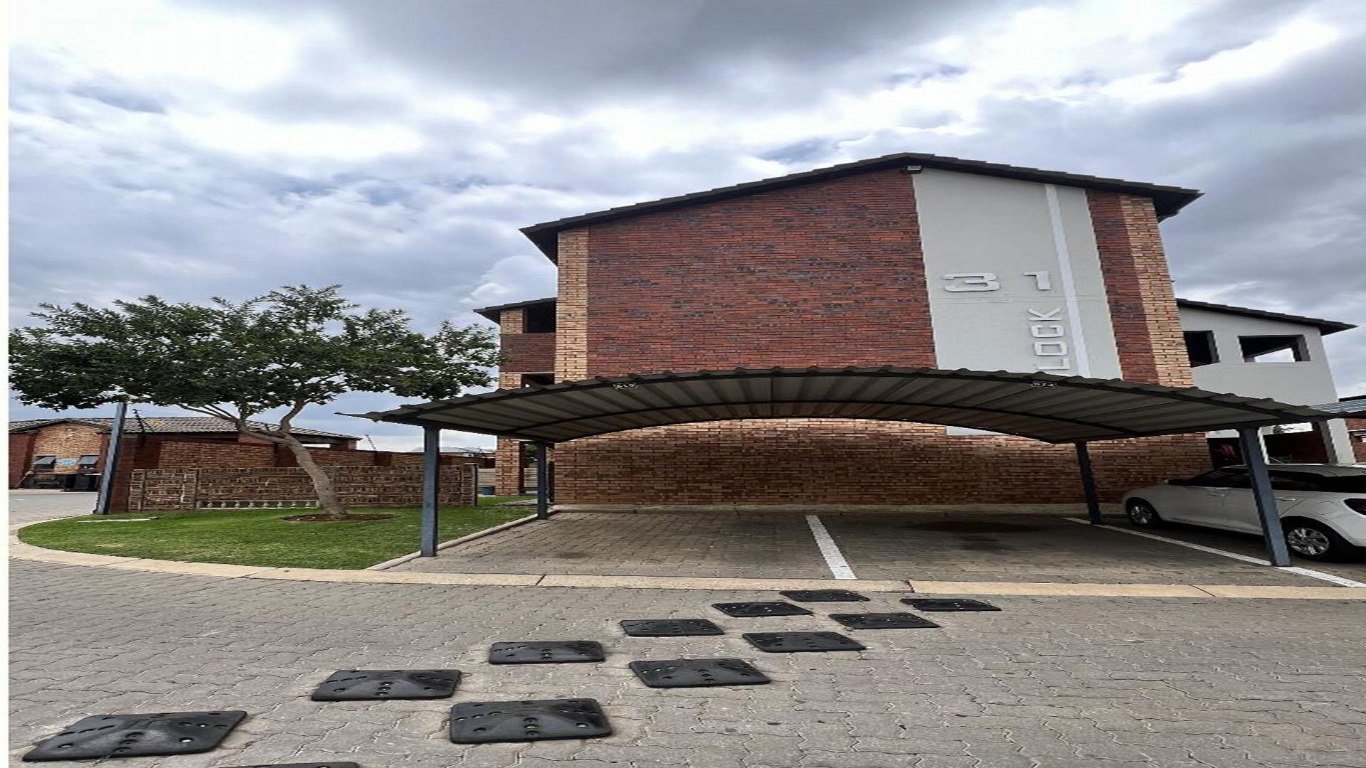 Carport  of property in Alveda