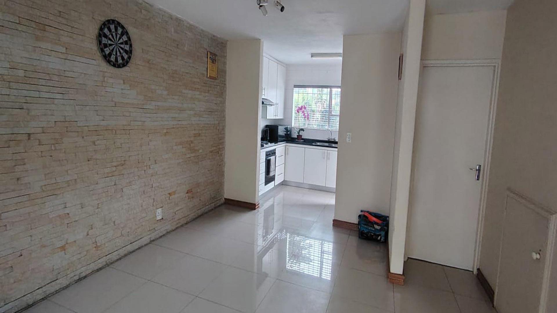 Lounges of property in Weltevreden Park