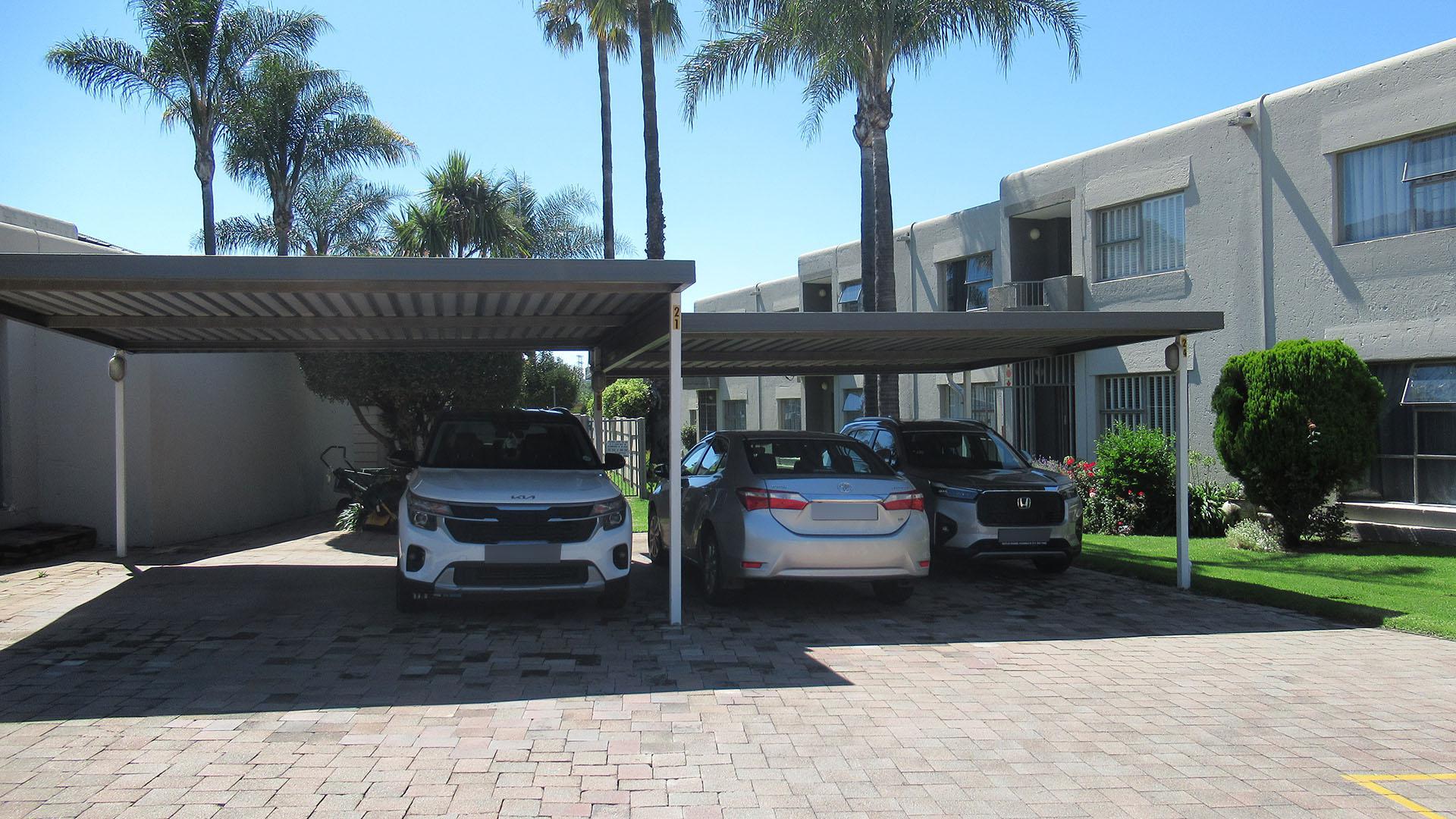 Front View of property in Weltevreden Park