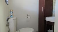 Guest Toilet - 4 square meters of property in Weltevreden Park