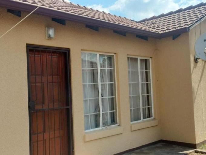 3 Bedroom House for Sale For Sale in Olievenhoutbos - MR703620