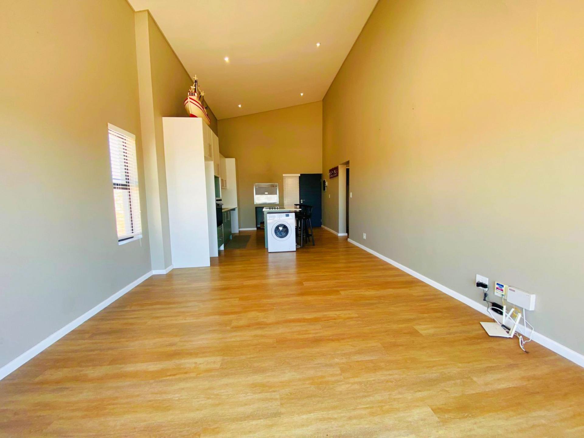  of property in Olifantskop