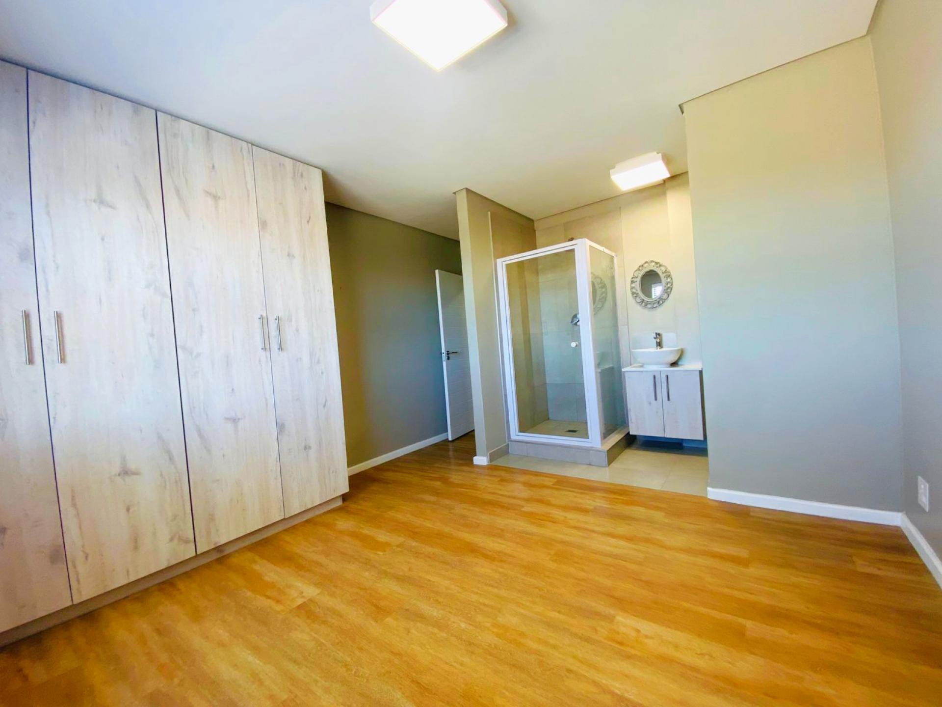  of property in Olifantskop