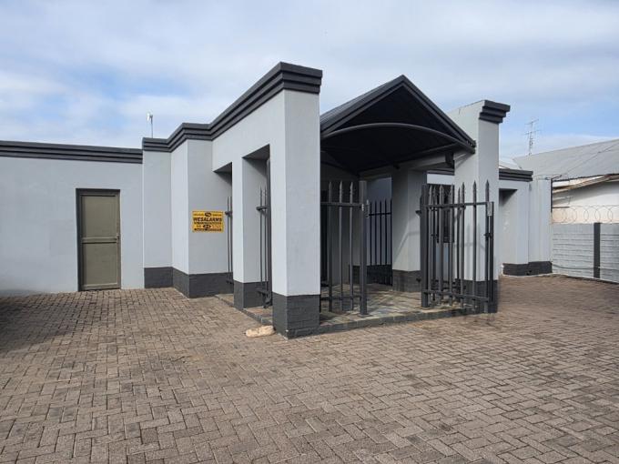 Commercial to Rent in Rustenburg - Property to rent - MR703637