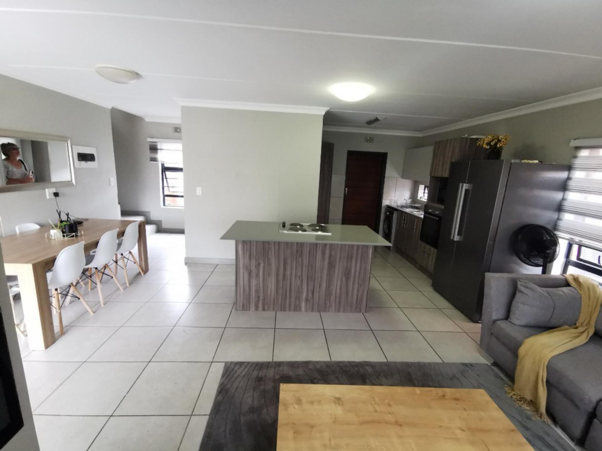  of property in Derdepoortpark