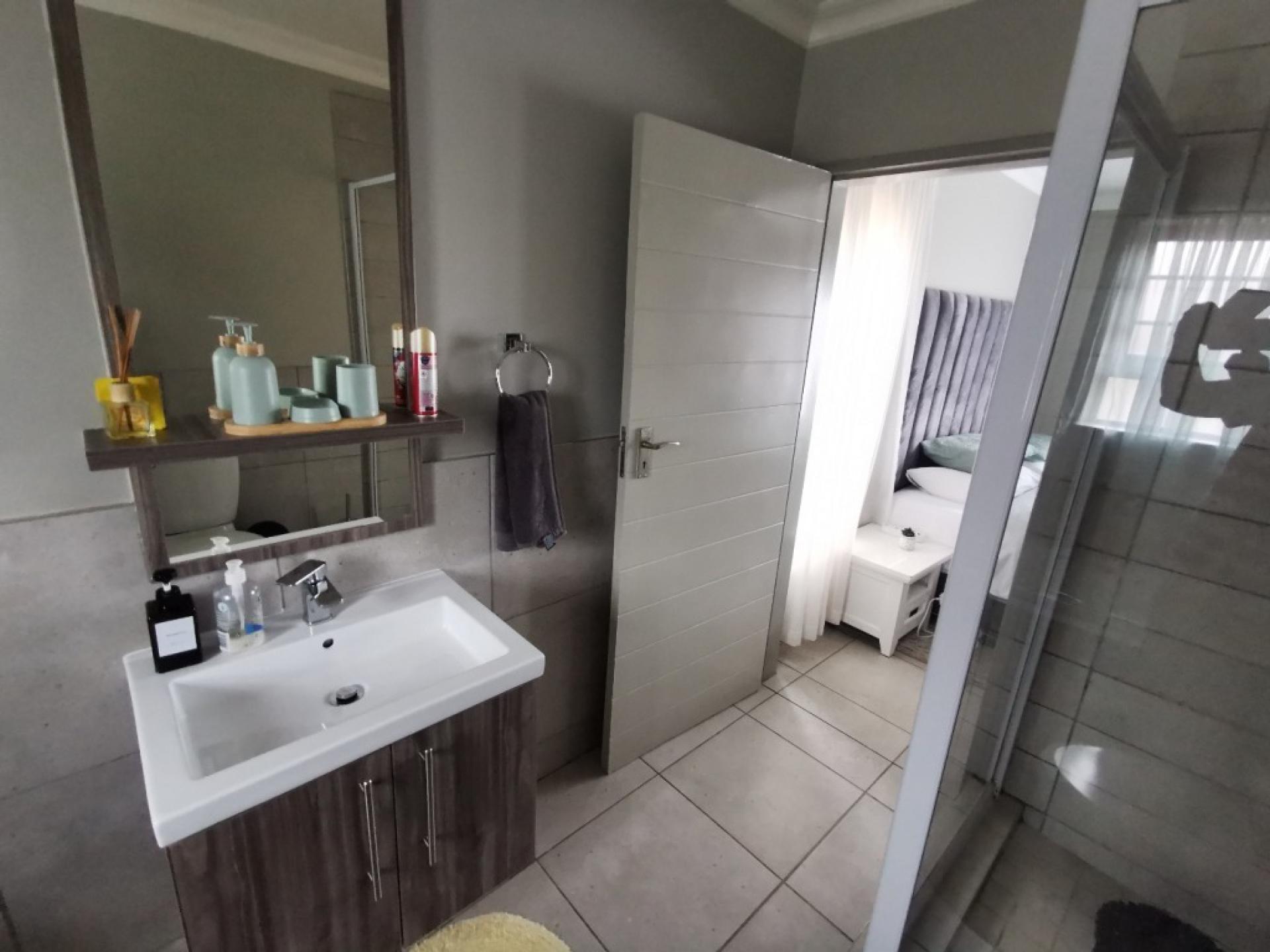  of property in Derdepoortpark