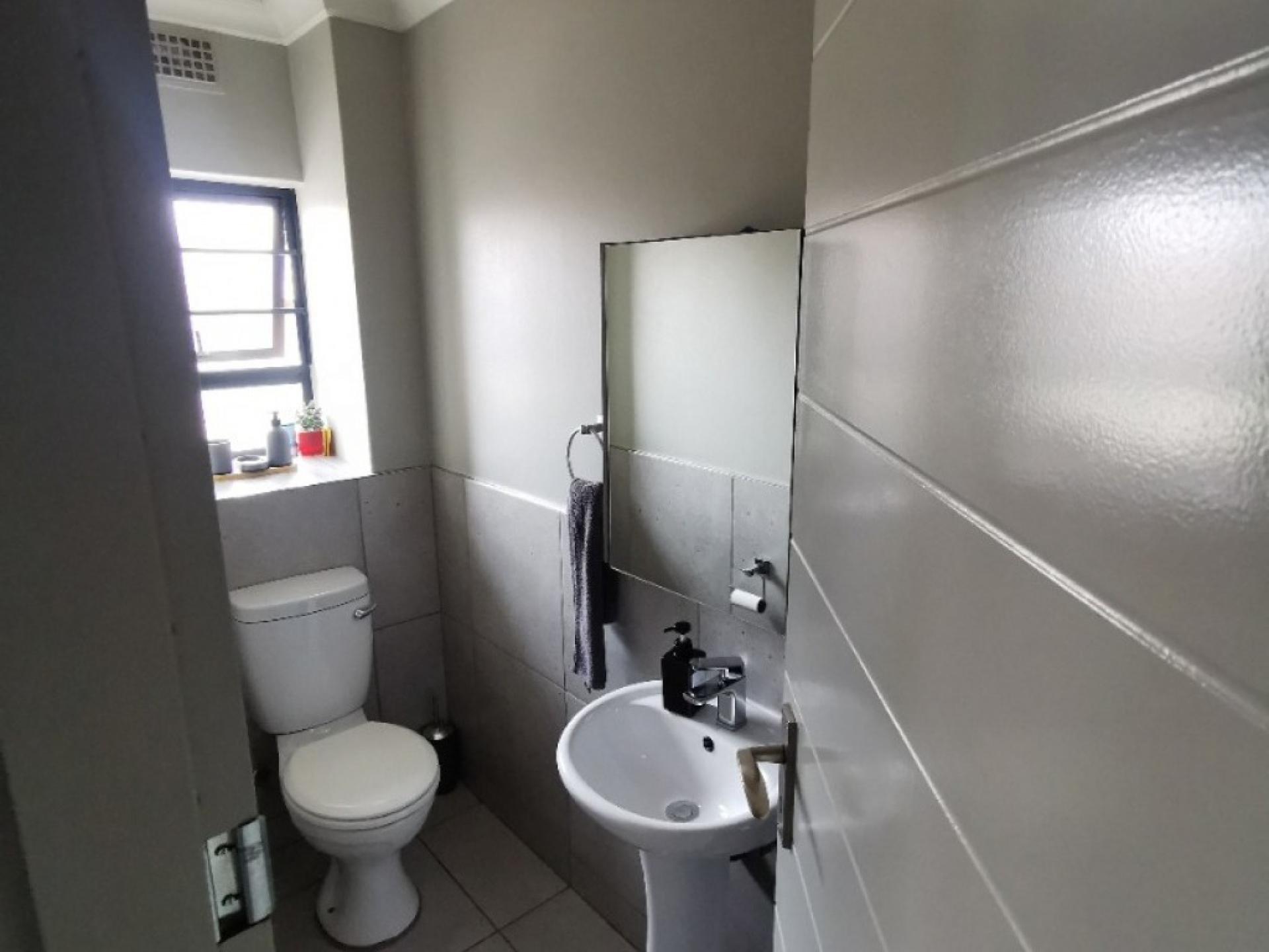  of property in Derdepoortpark