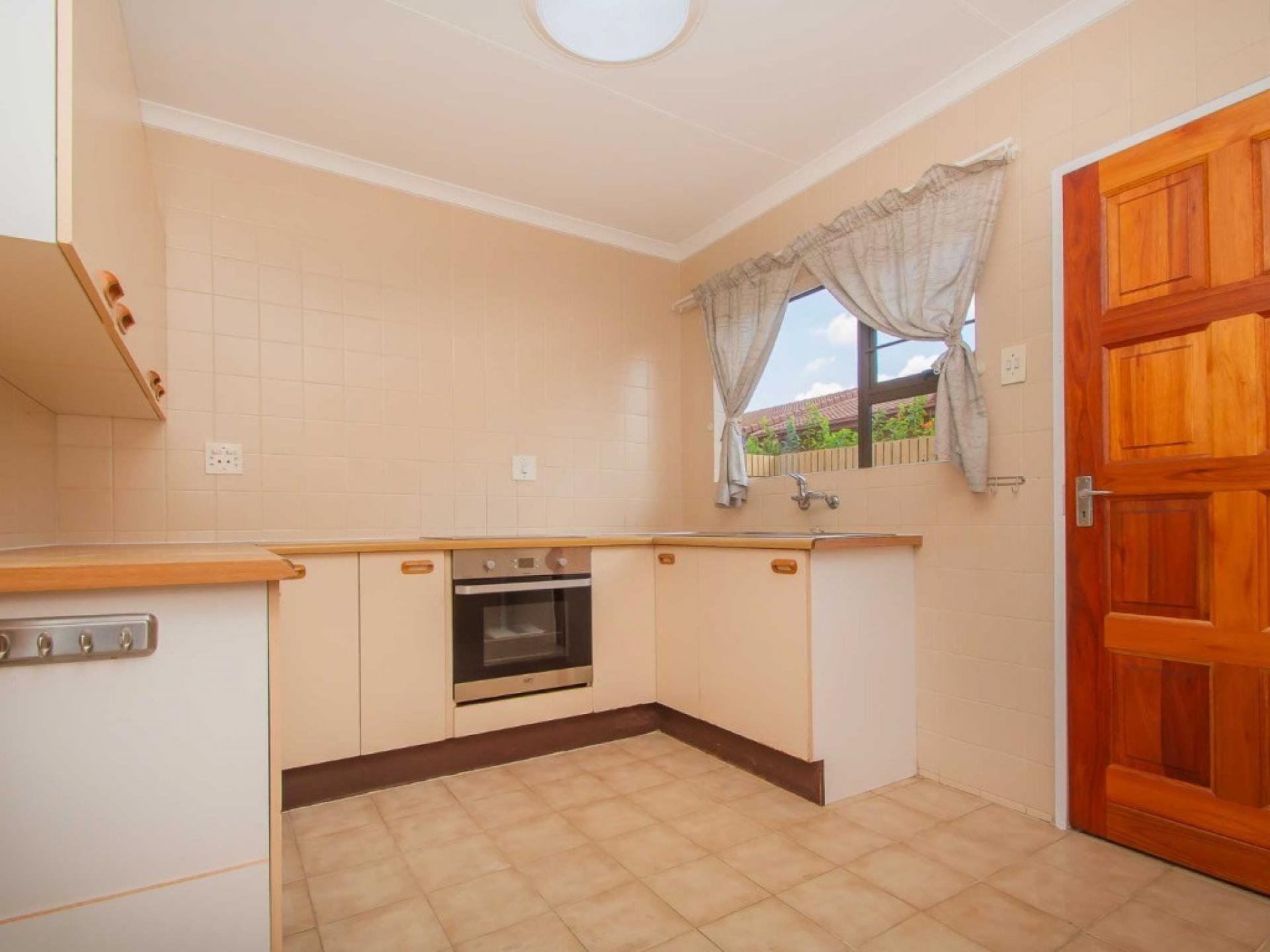  of property in Wilropark