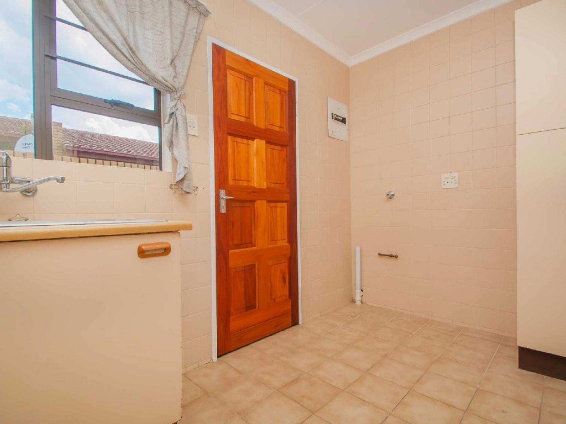  of property in Wilropark