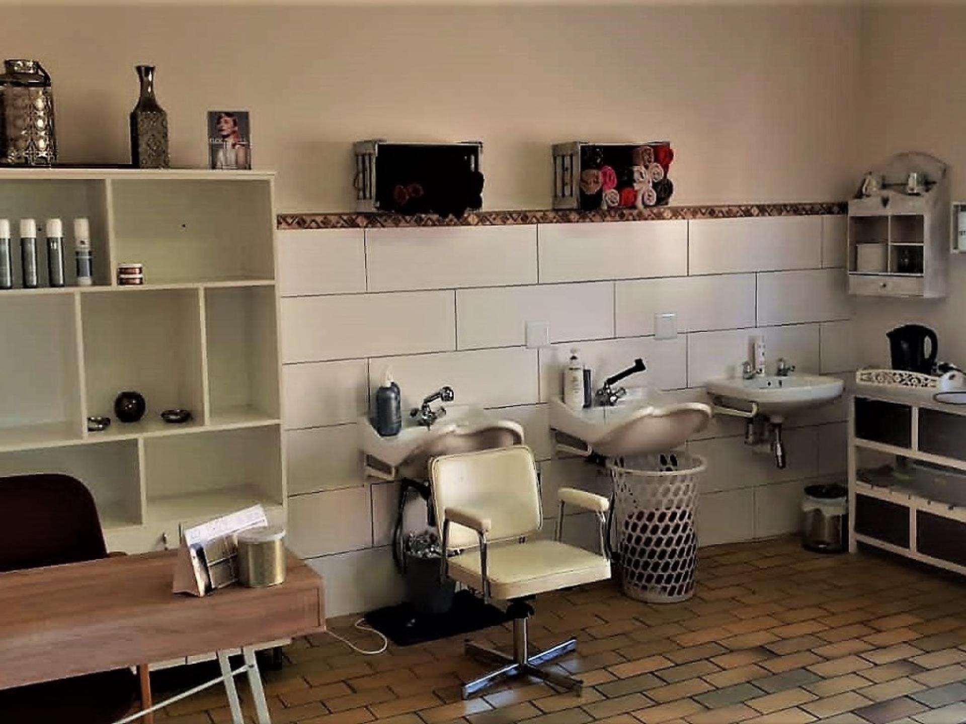  of property in Wilropark