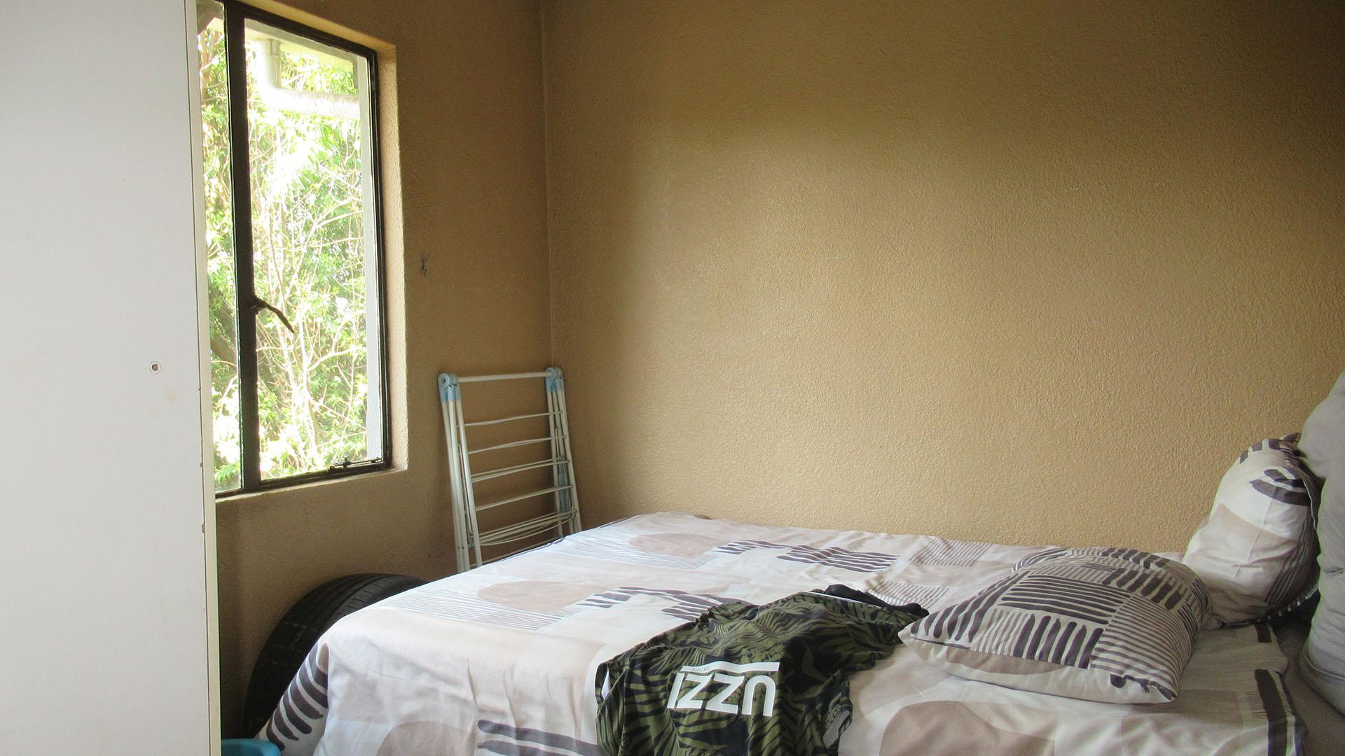 Bed Room 2 - 8 square meters of property in Glen Marais