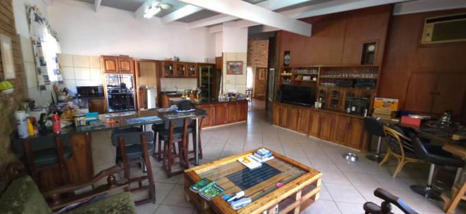 5 Bedroom House for Sale For Sale in Klerksdorp - MR703671