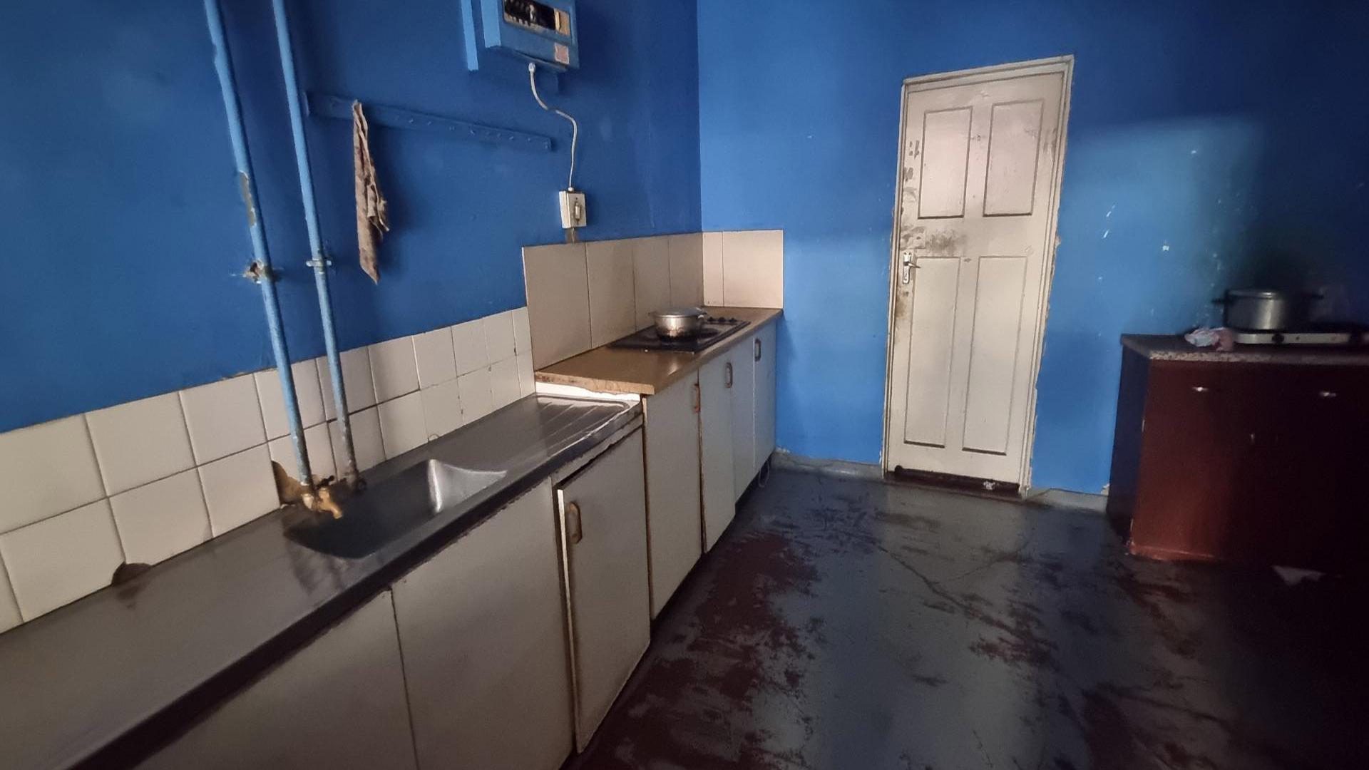 Kitchen of property in Modder East