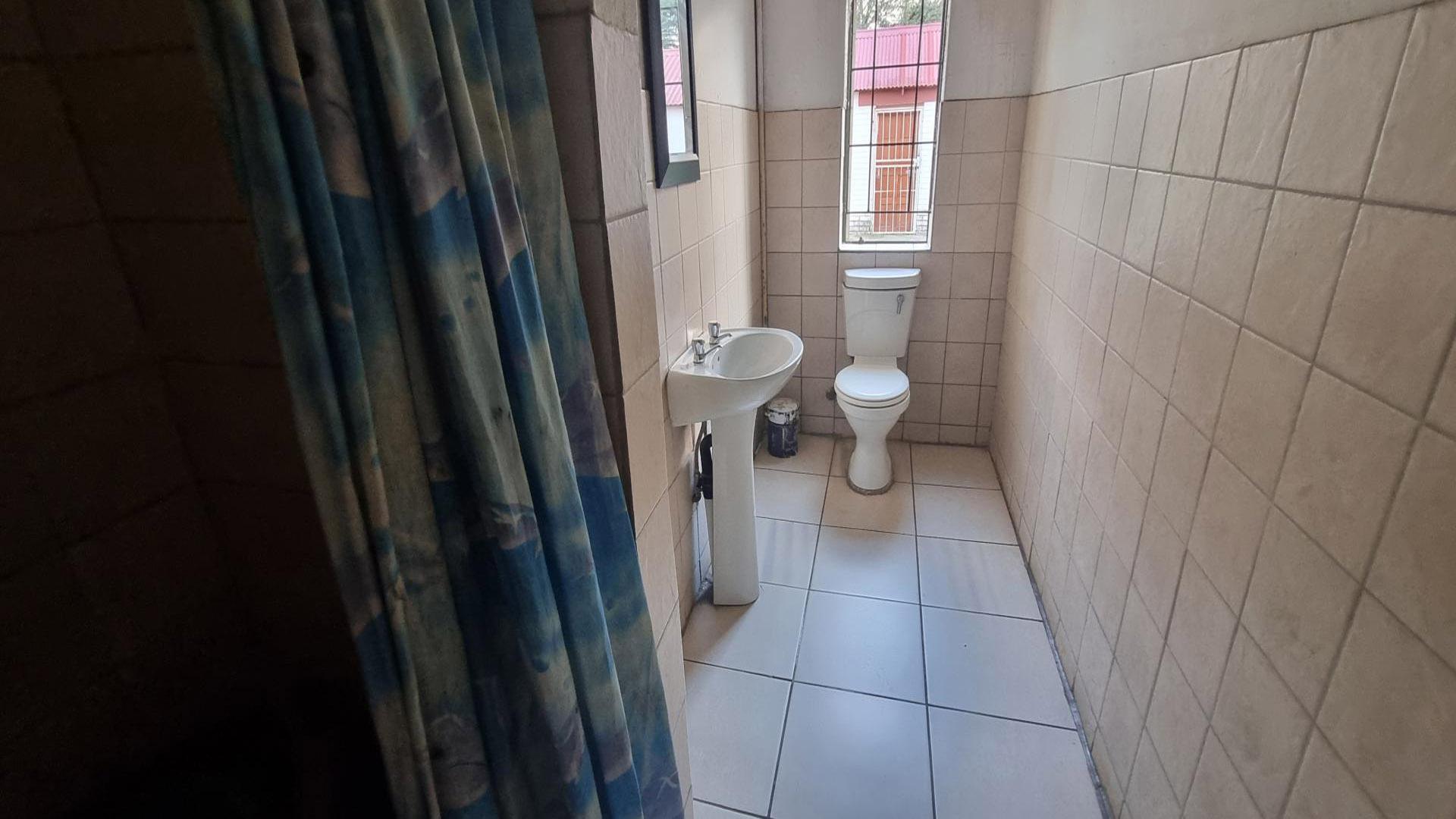 Bathroom 1 of property in Modder East
