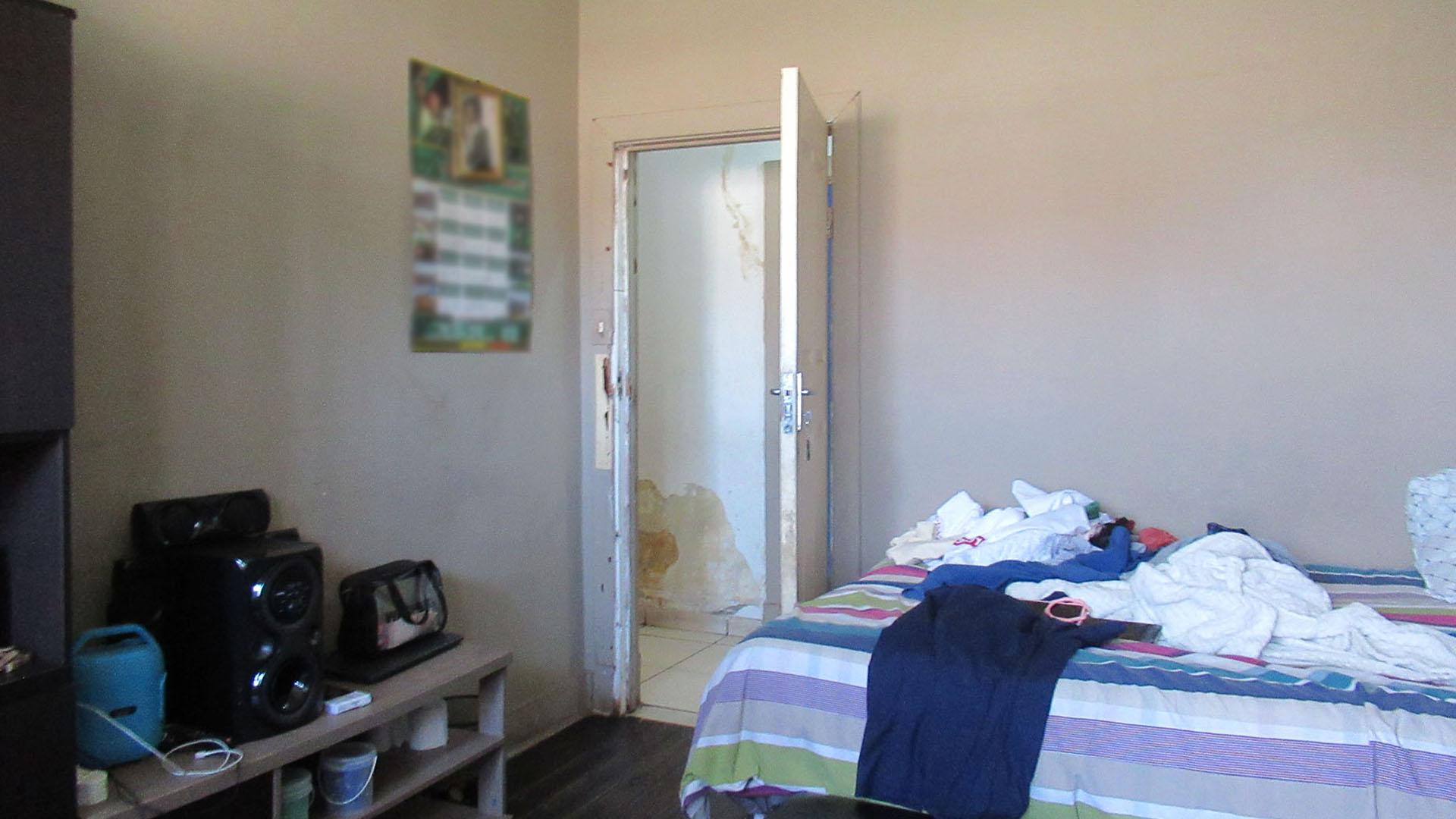 Bed Room 1 - 16 square meters of property in Modder East