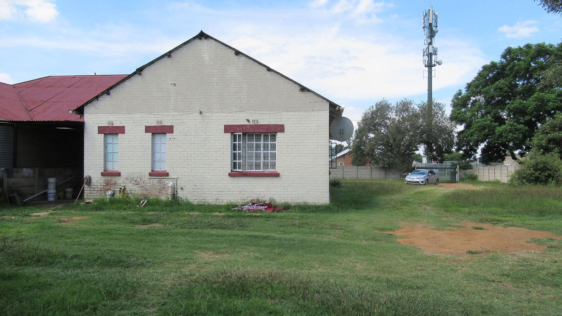 Backyard of property in Modder East