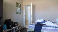 Bed Room 1 - 16 square meters of property in Modder East