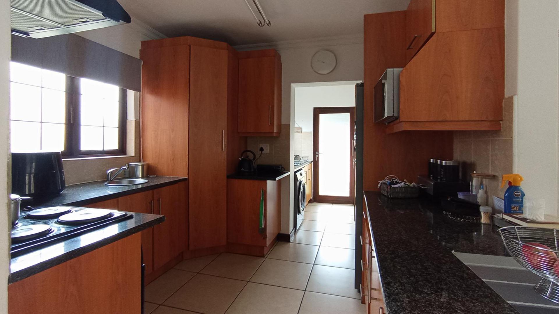 Kitchen - 8 square meters of property in Celtisdal