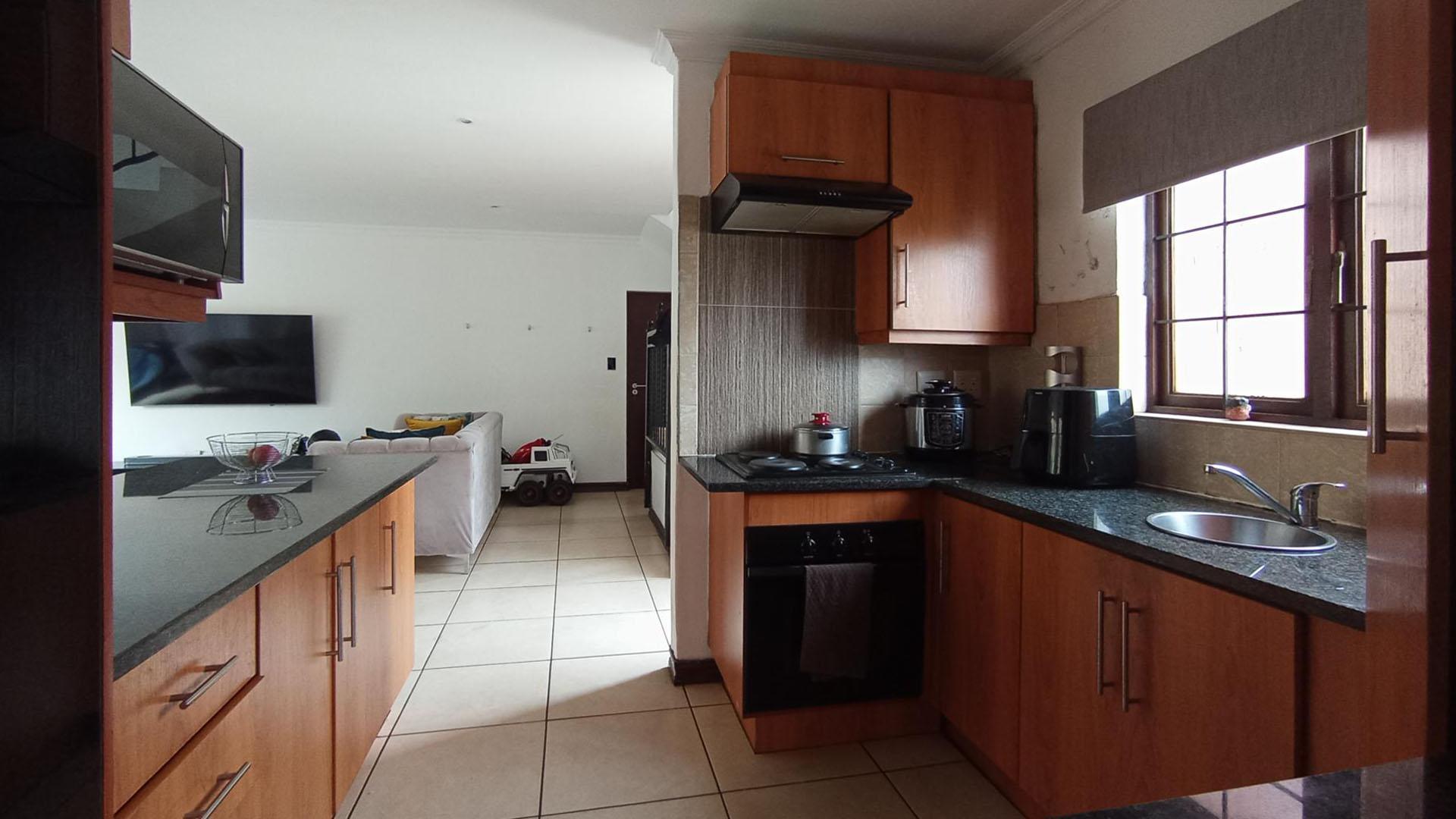 Kitchen - 8 square meters of property in Celtisdal