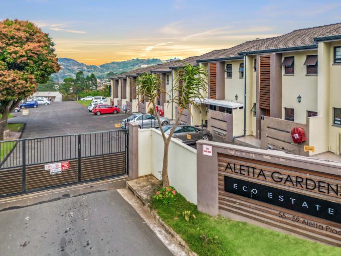 Duplex for Sale For Sale in Queensburgh - MR703680