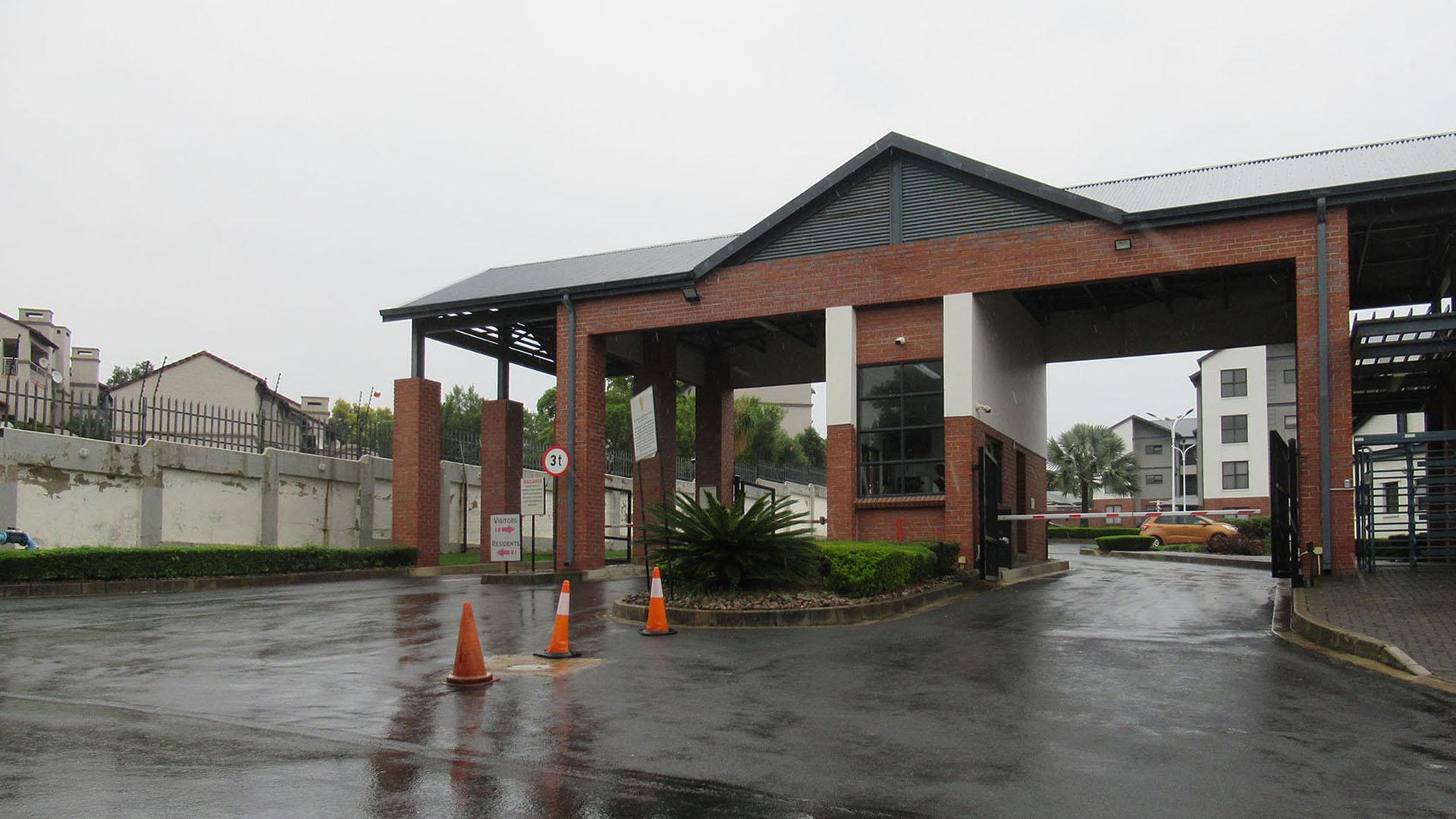 Front View of property in Noordhang