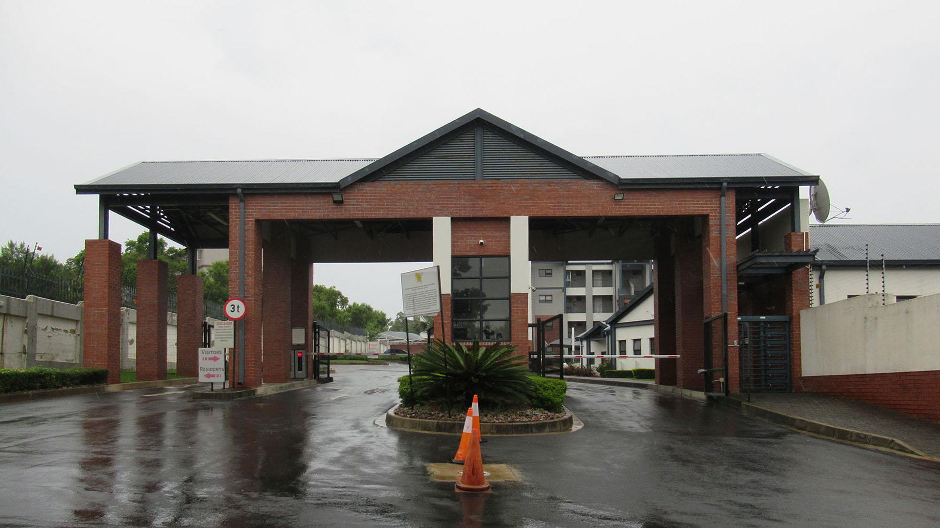 Front View of property in Noordhang