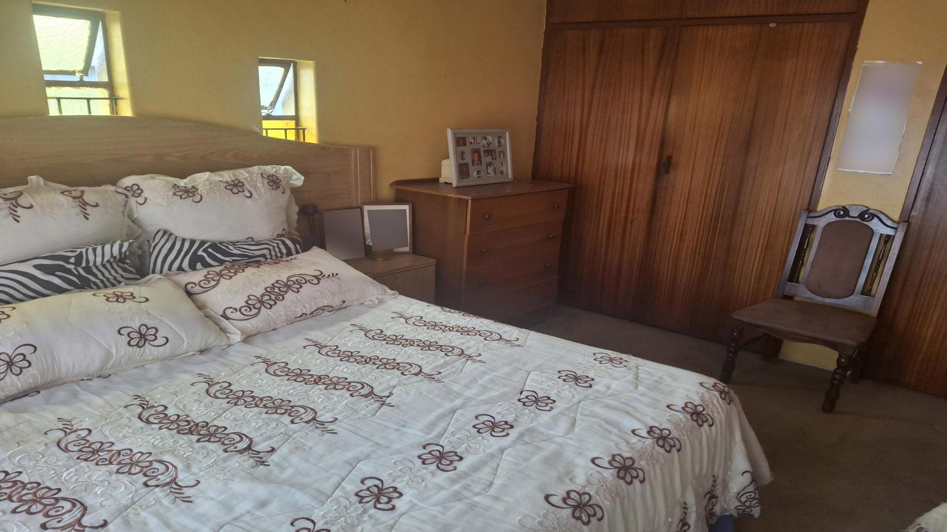 Bed Room 1 of property in Tembisa