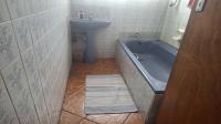 Bathroom 1 of property in Tembisa