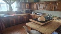 Kitchen of property in Tembisa