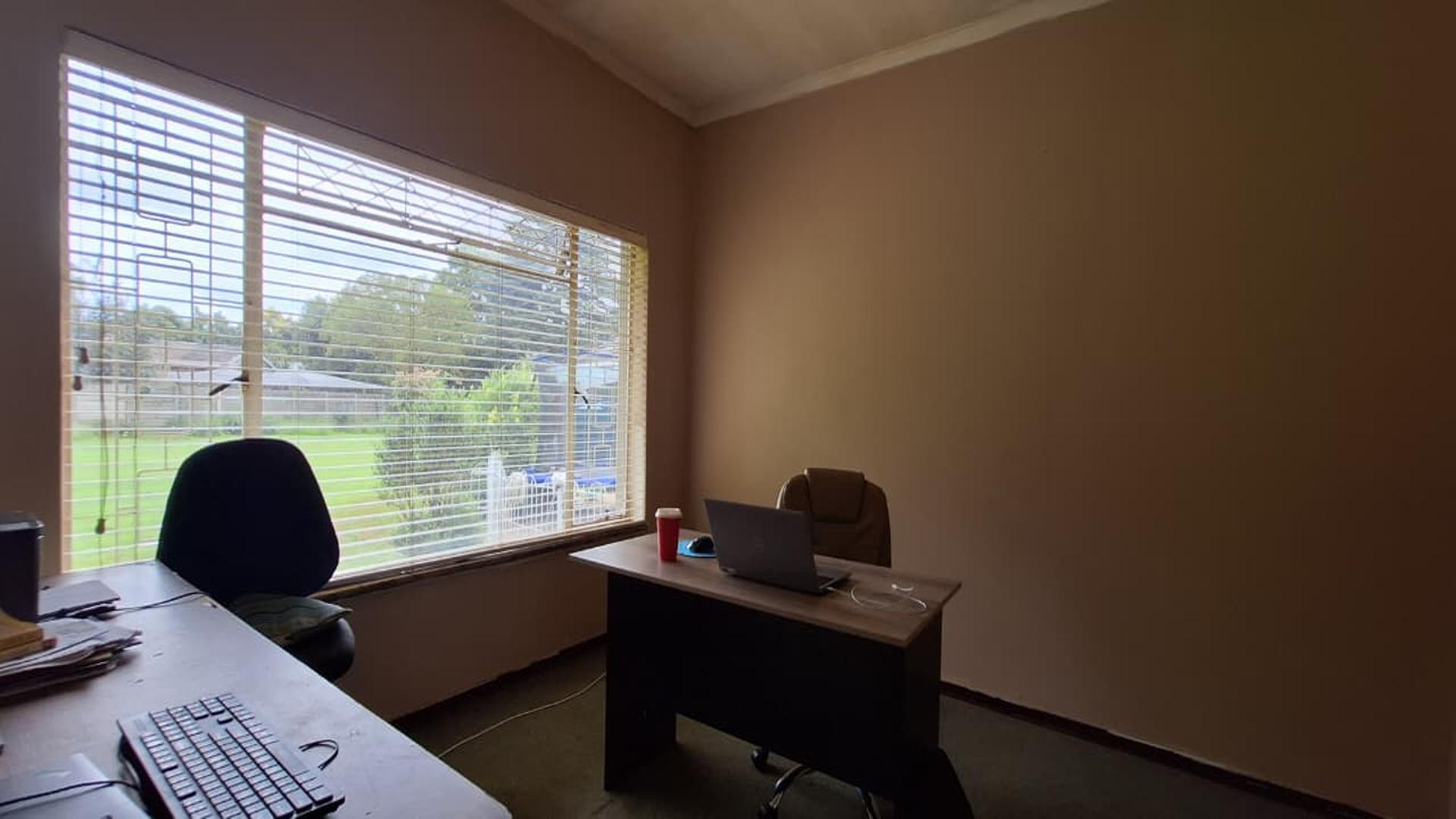 Study - 22 square meters of property in Rynfield