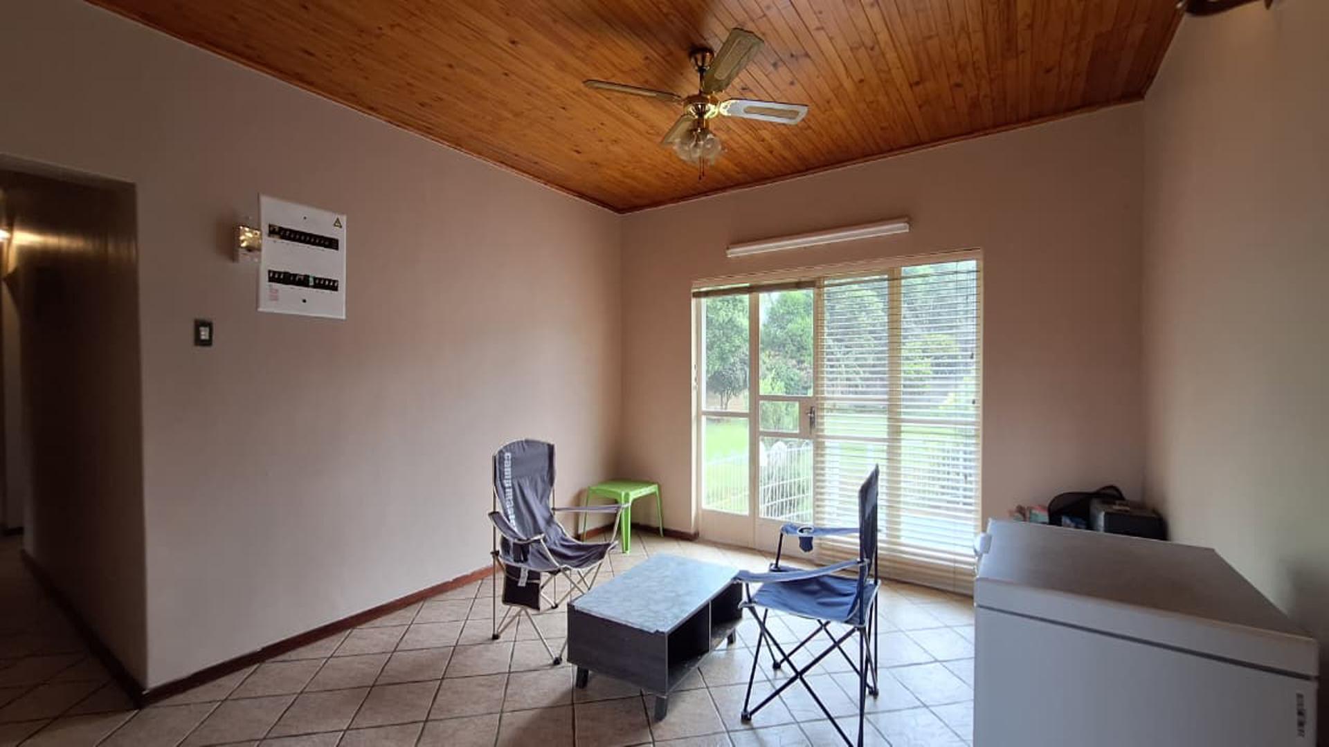 Dining Room - 40 square meters of property in Rynfield