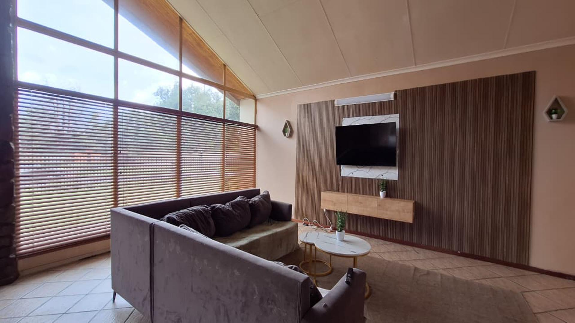 Lounges - 39 square meters of property in Rynfield