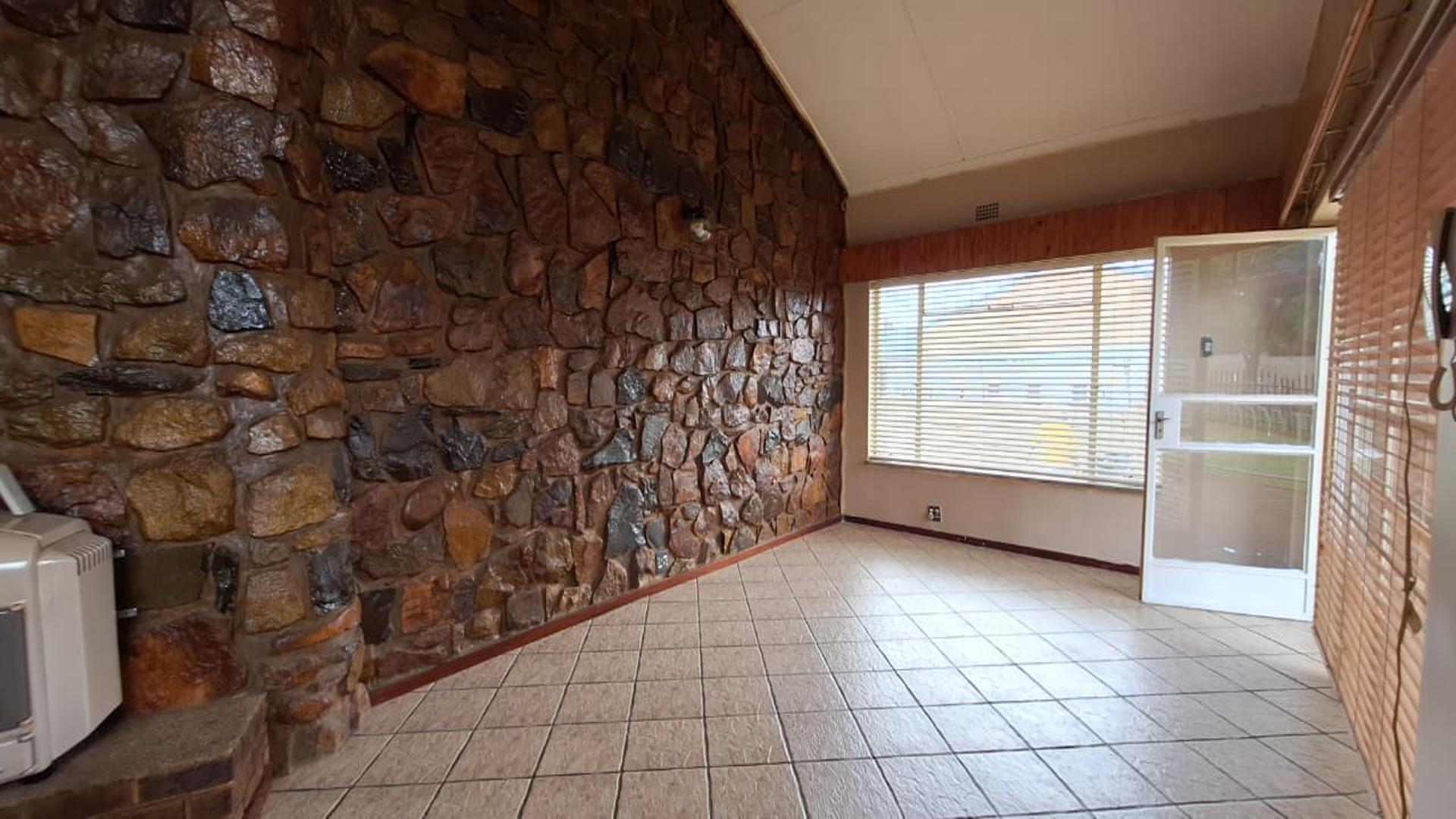 Foyer - 26 square meters of property in Rynfield