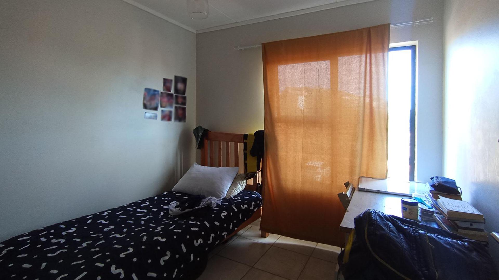 Bed Room 1 - 9 square meters of property in Zwartkoppies