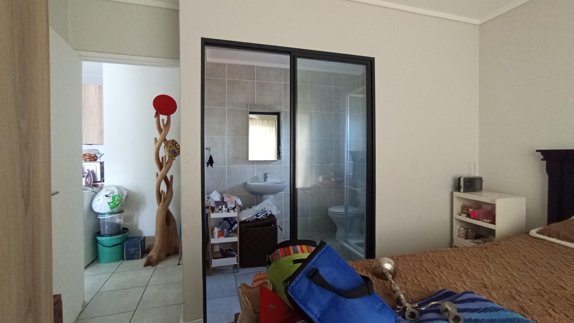 Main Bedroom - 13 square meters of property in Zwartkoppies