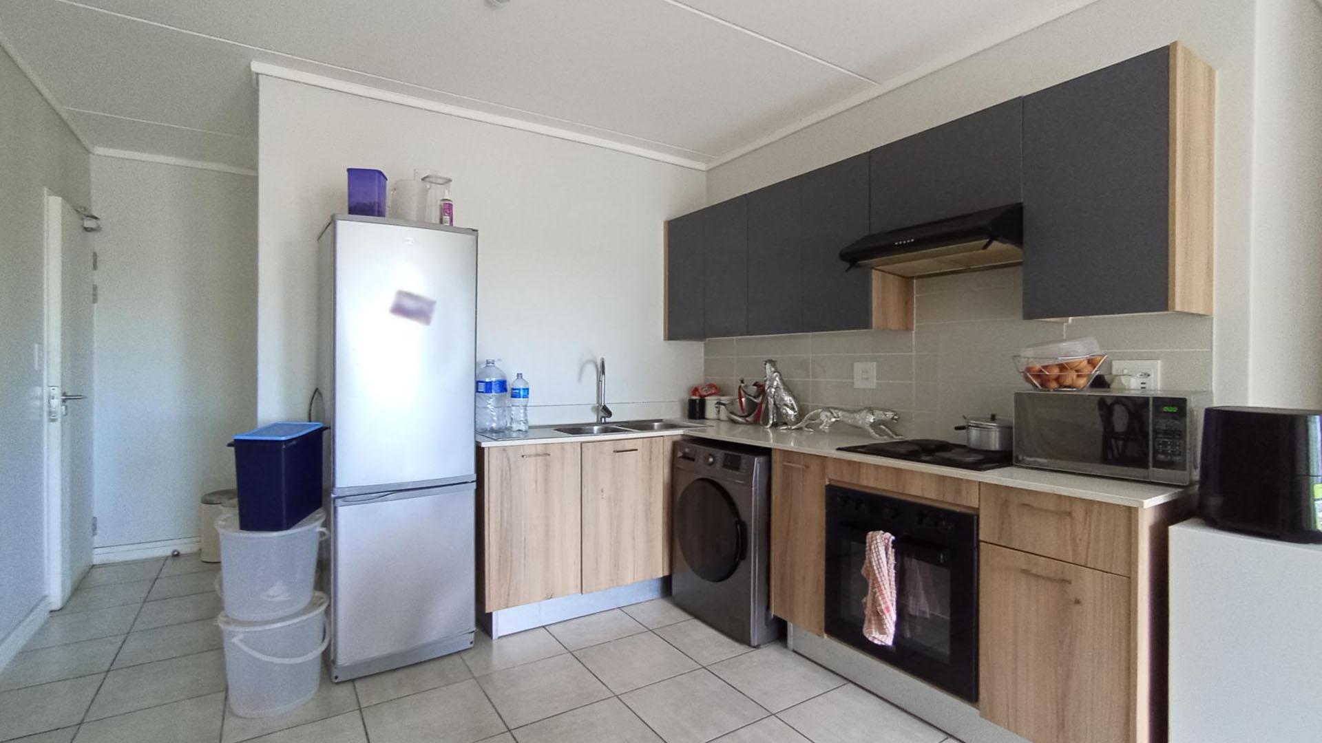 Kitchen - 9 square meters of property in Zwartkoppies