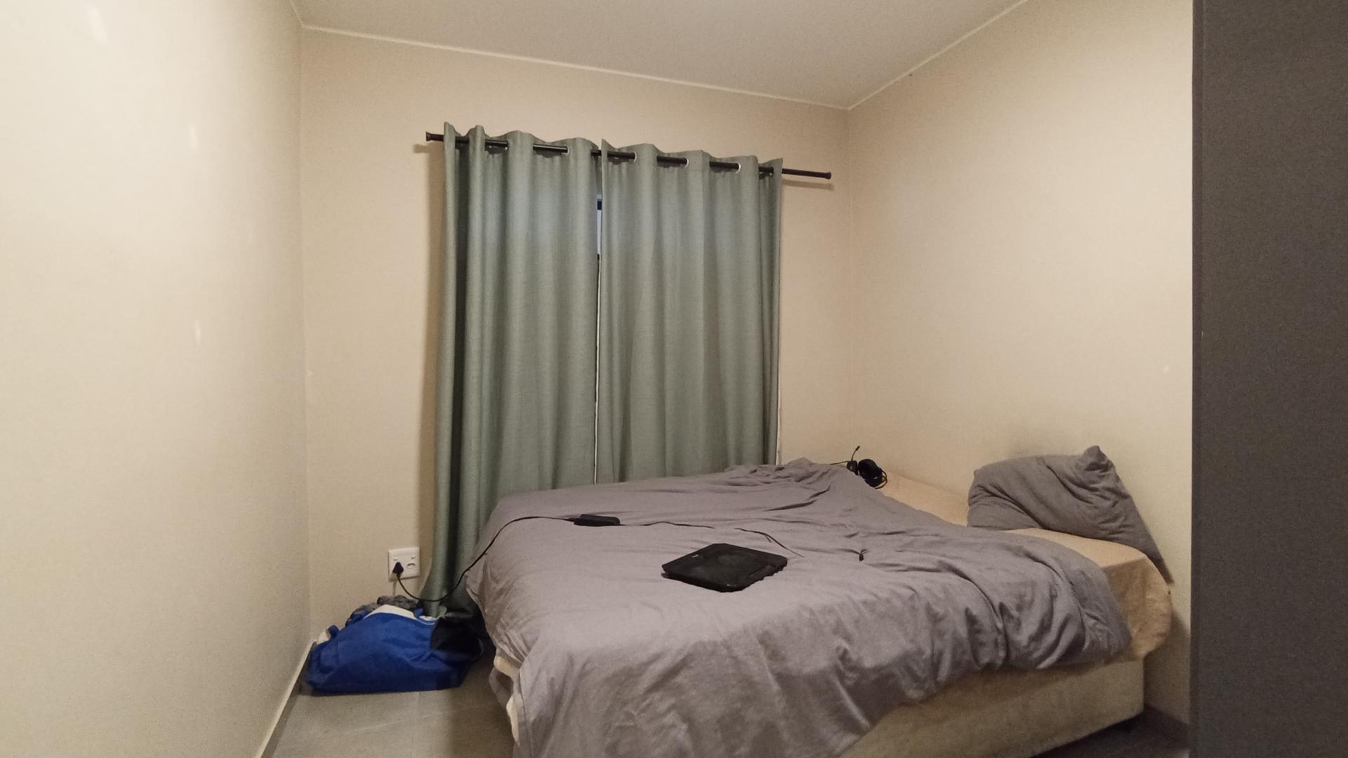 Bed Room 1 - 8 square meters of property in Vorna Valley