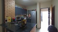 Kitchen - 9 square meters of property in Vorna Valley