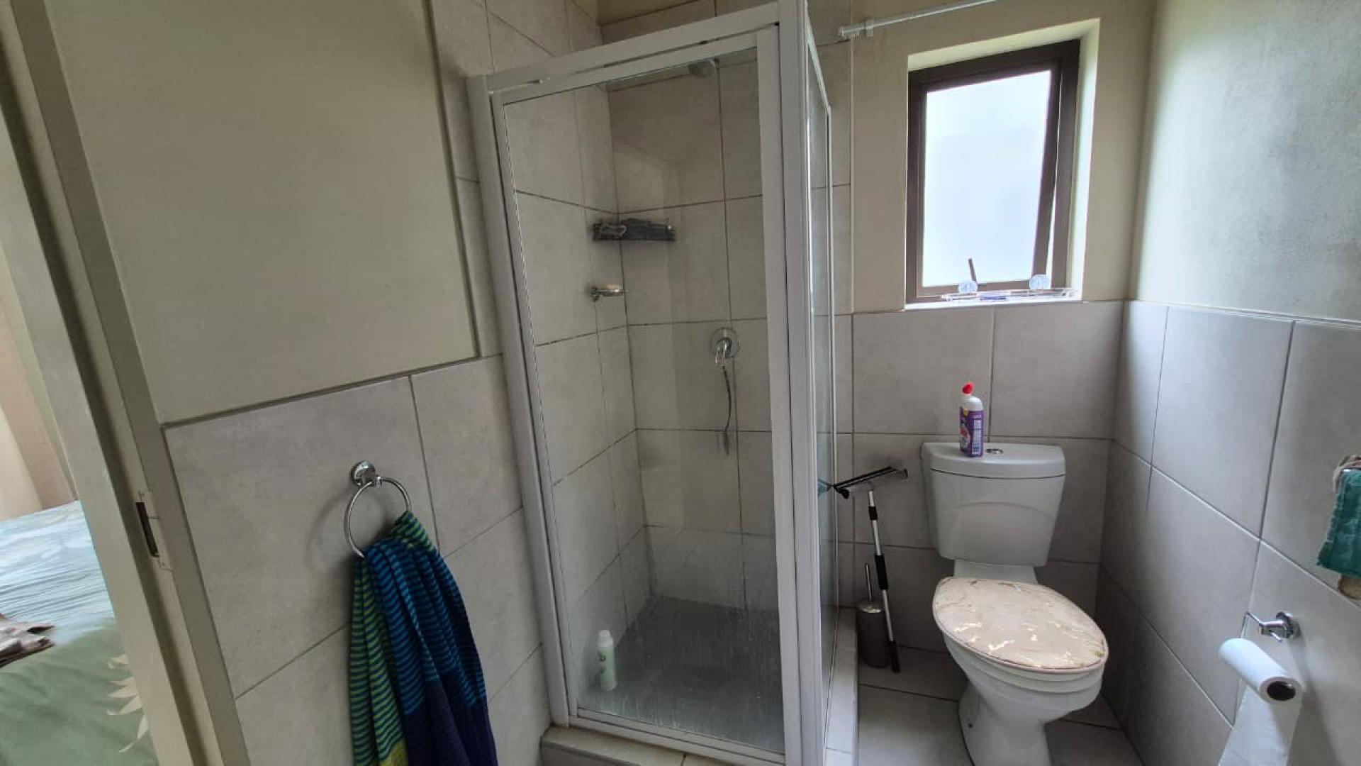 Bathroom 1 of property in Kameeldrift