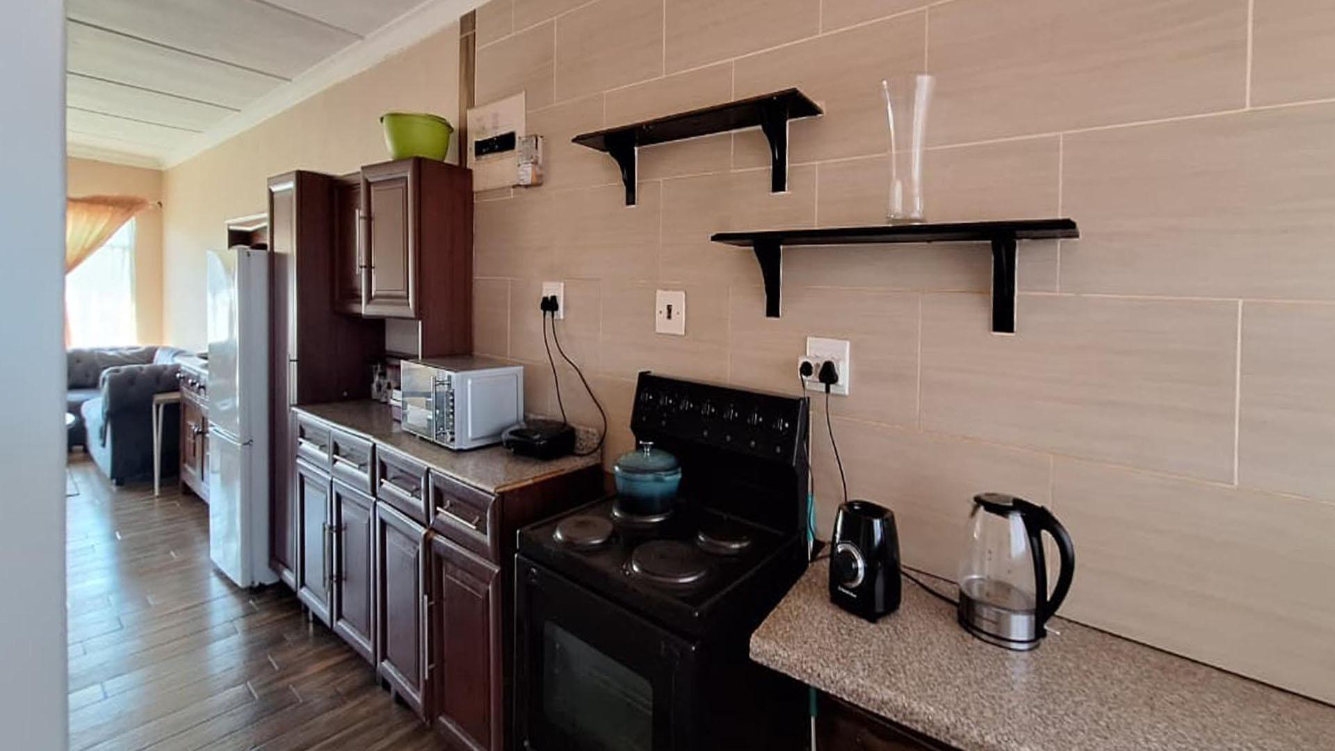 Kitchen - 7 square meters of property in Strubenvale