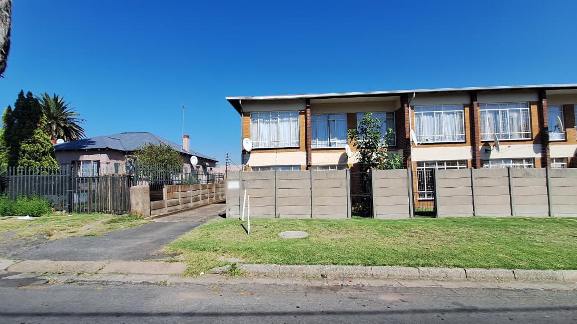 Front View of property in Strubenvale