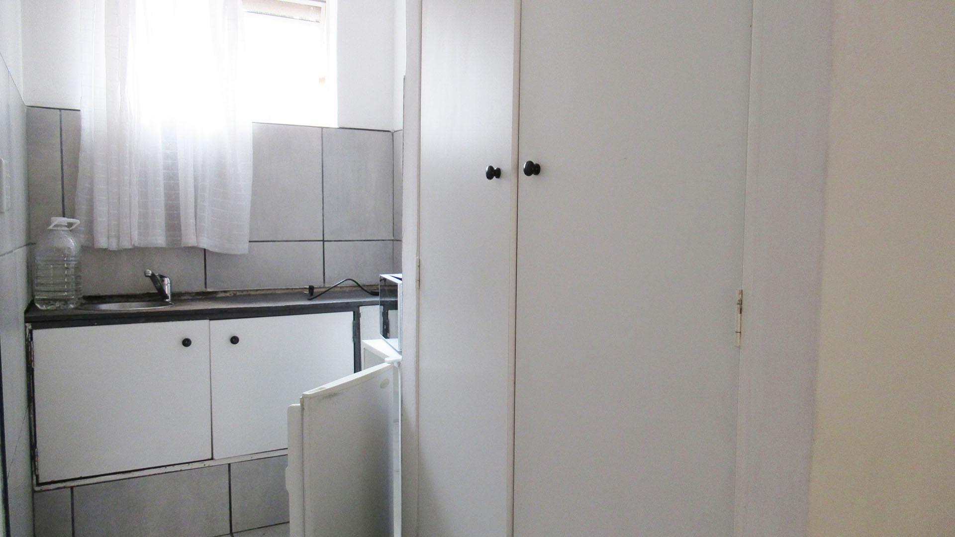 Kitchen - 29 square meters of property in Ferndale - JHB