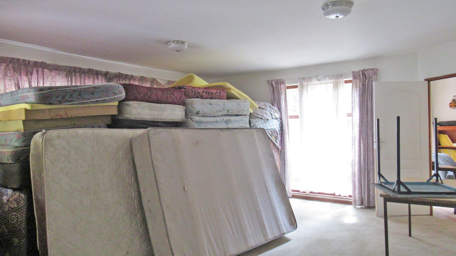 Lounges - 36 square meters of property in Ferndale - JHB