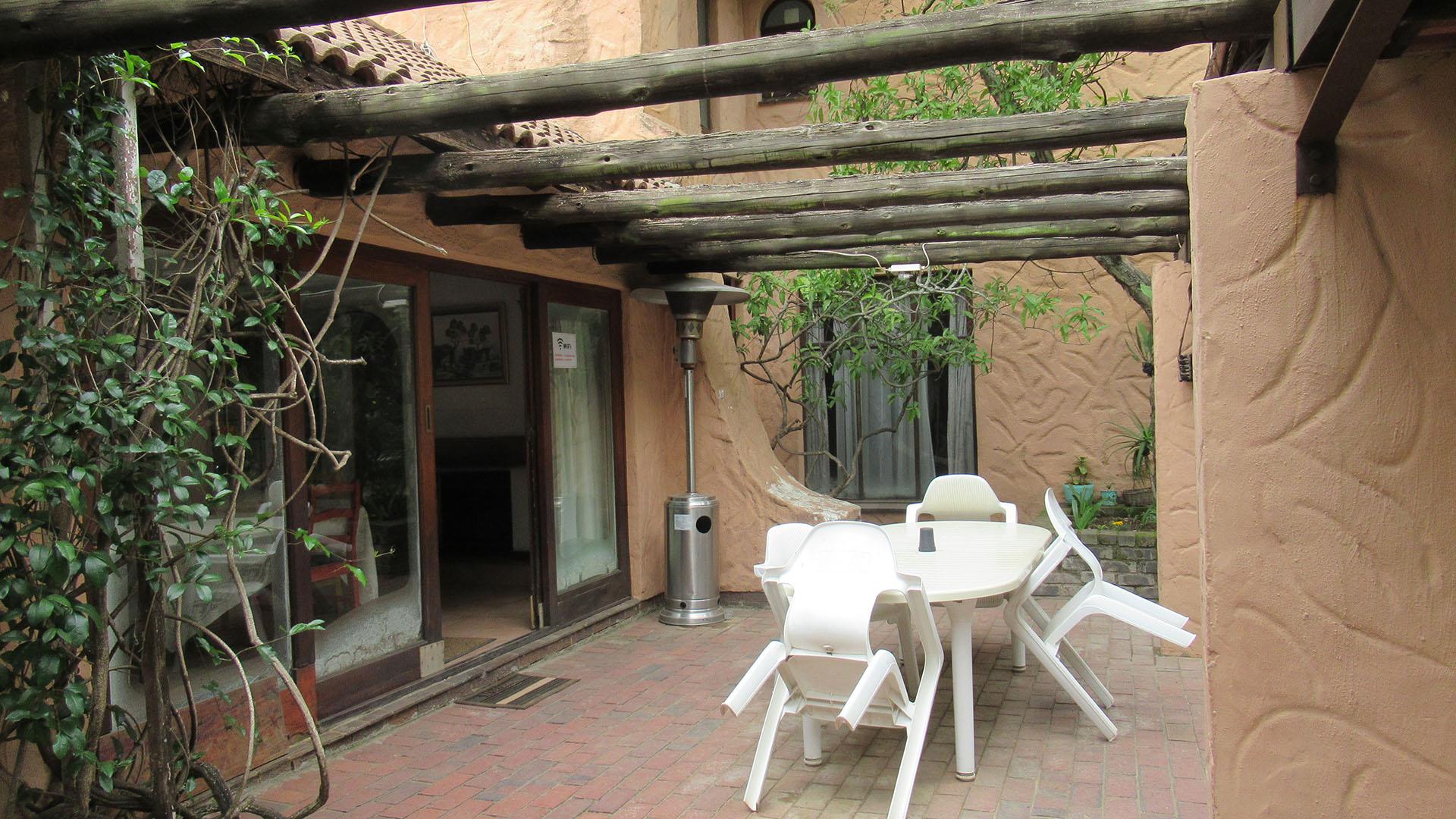 Patio - 15 square meters of property in Ferndale - JHB