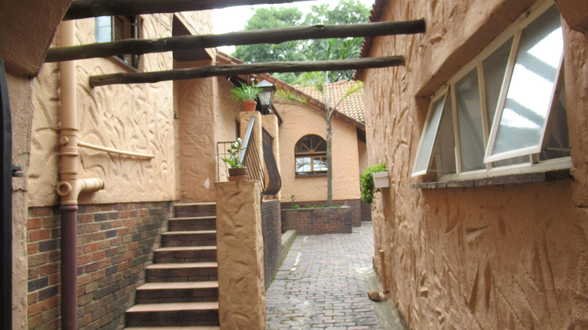 Spaces - 56 square meters of property in Ferndale - JHB