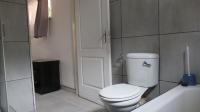 Bathroom 1 - 11 square meters of property in Ferndale - JHB