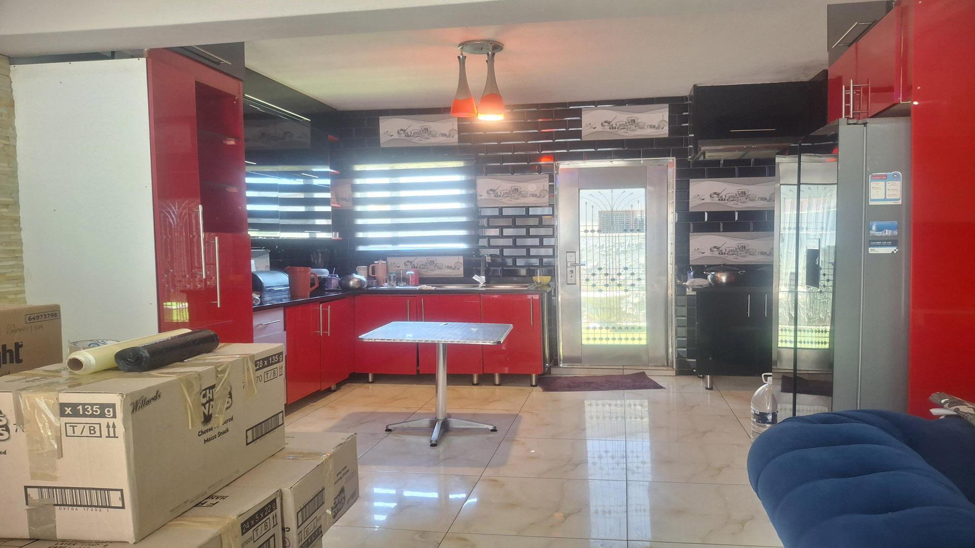 Kitchen of property in Protea Glen