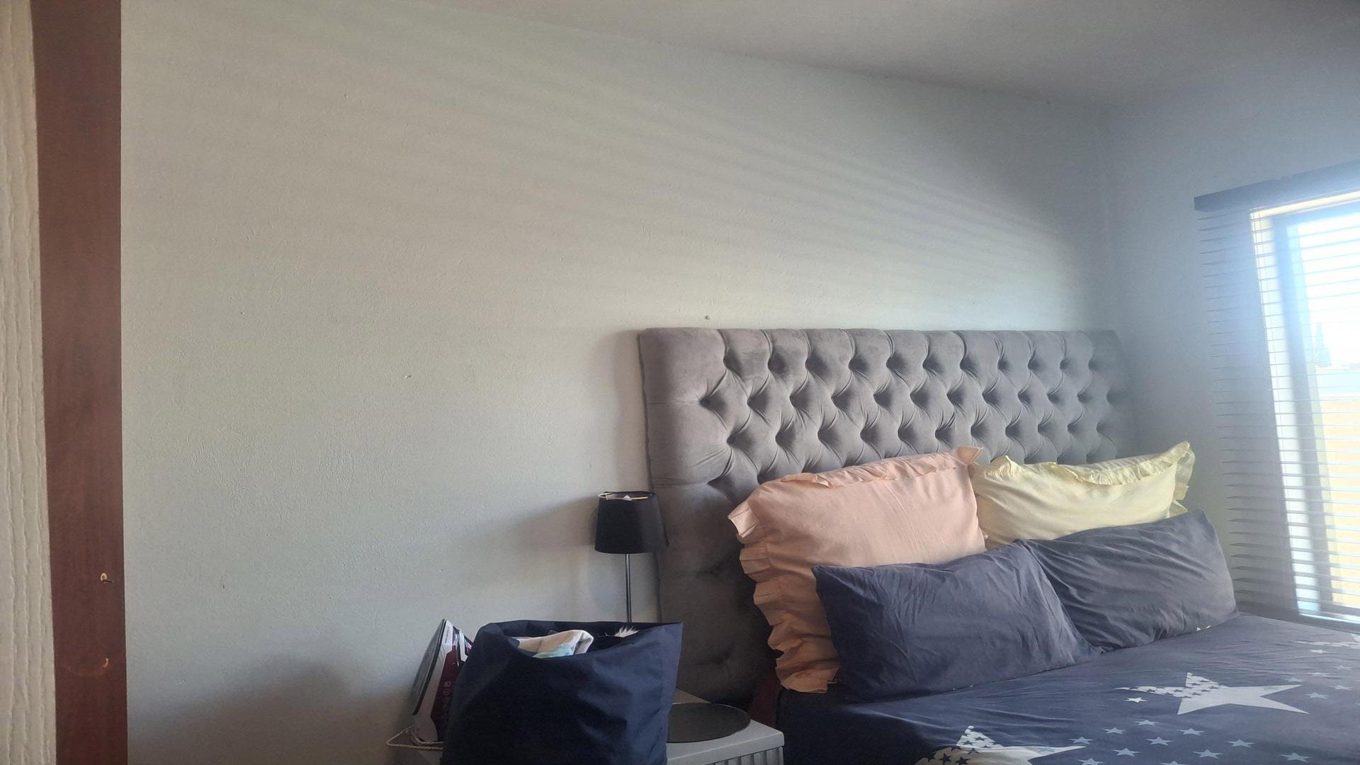 Bed Room 1 of property in Protea Glen