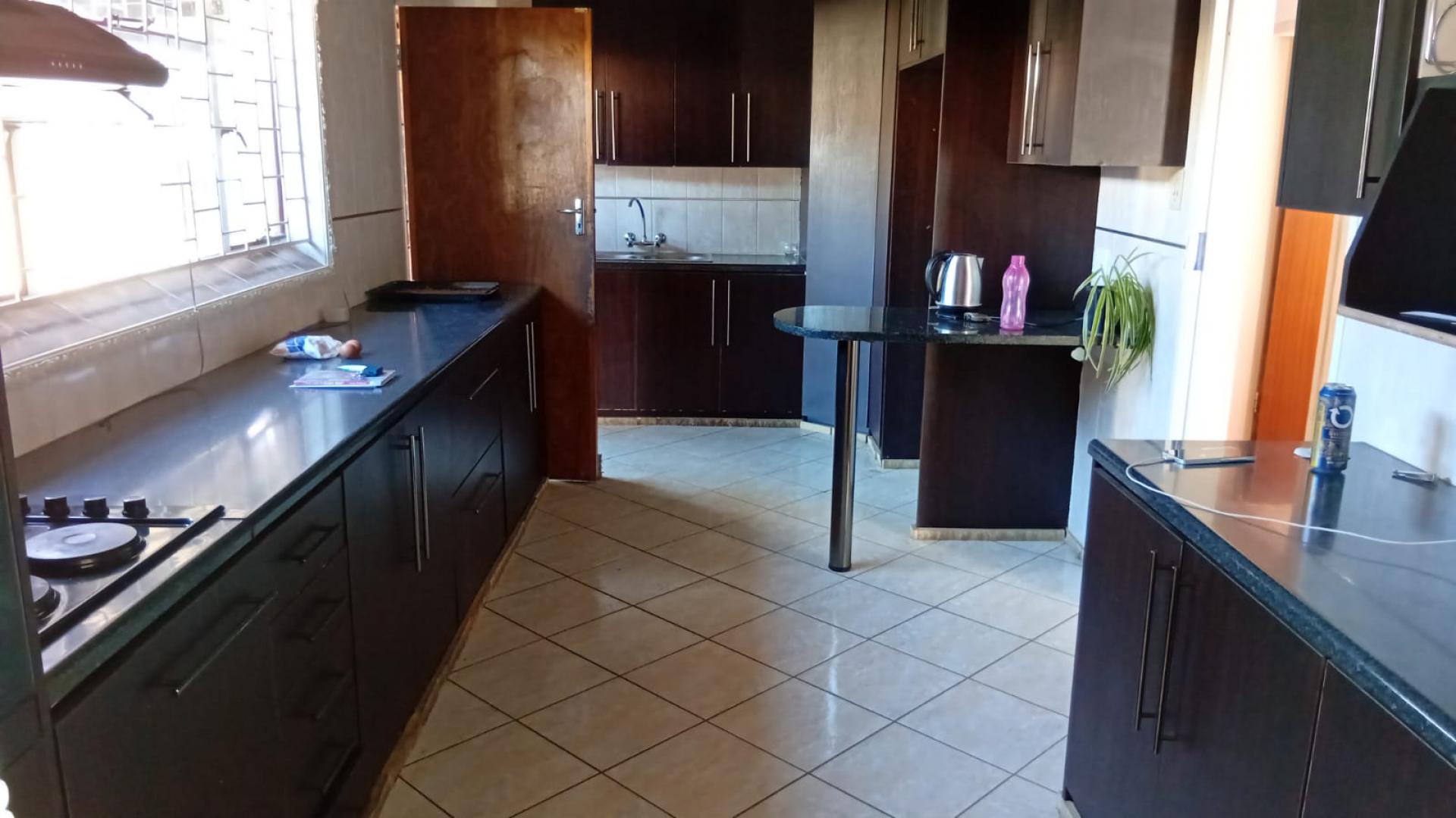Kitchen of property in Kroonstad