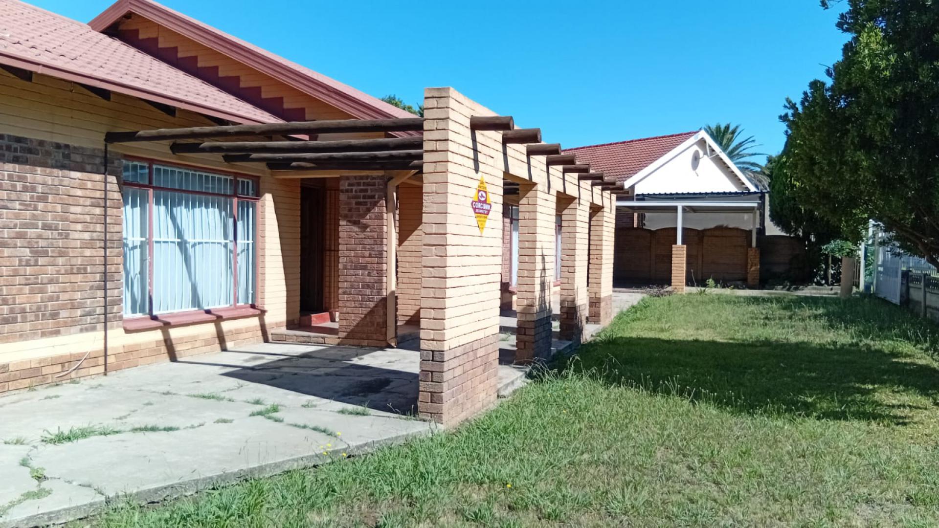 Front View of property in Kroonstad